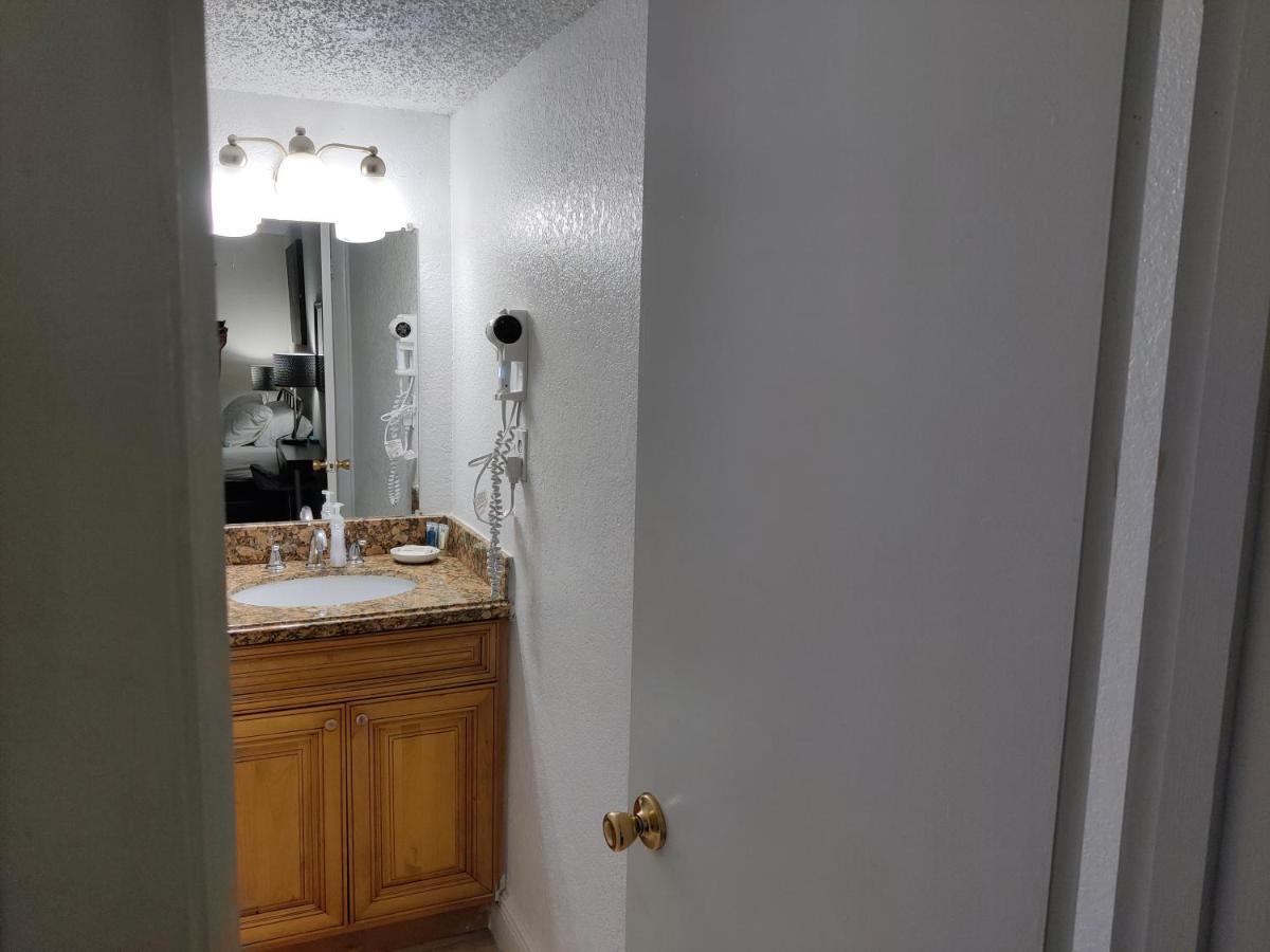 Centauri Vacation Rentals Beautiful 2-Bedroom Condo, Near All Orlando Attractions, Free Parking & Wi-Fi, King Bed, #1 Kültér fotó